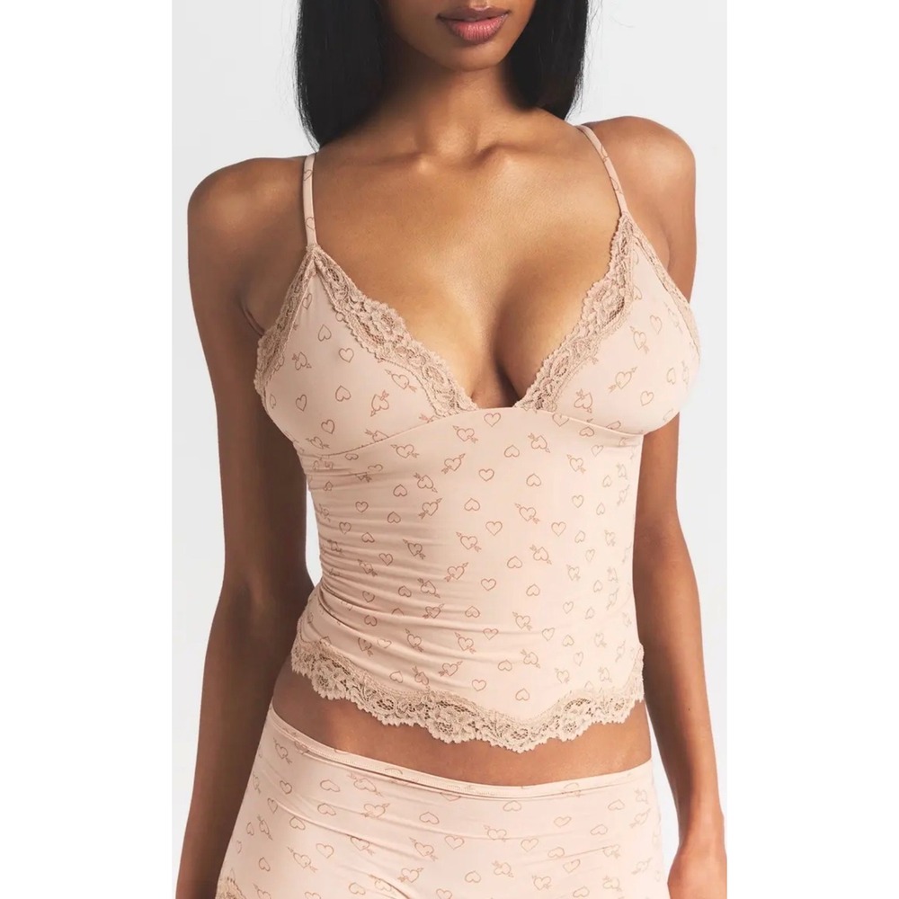SKIMS Fits Everybody Lace Cami Mica Sketched Hearts Tan Heart Print Top Medium